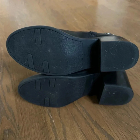 Fergalicious Wishful Moto Buckles & Chains Chunky Heel Combat boots women’s 8.5 - Picture 7 of 11